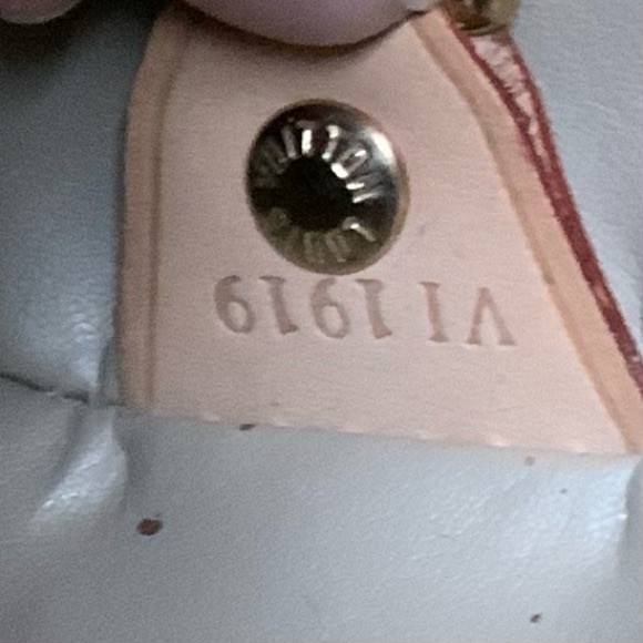 Louis Vuitton Monogram VERNIS Bedford beige bag - Picture 6 of 16